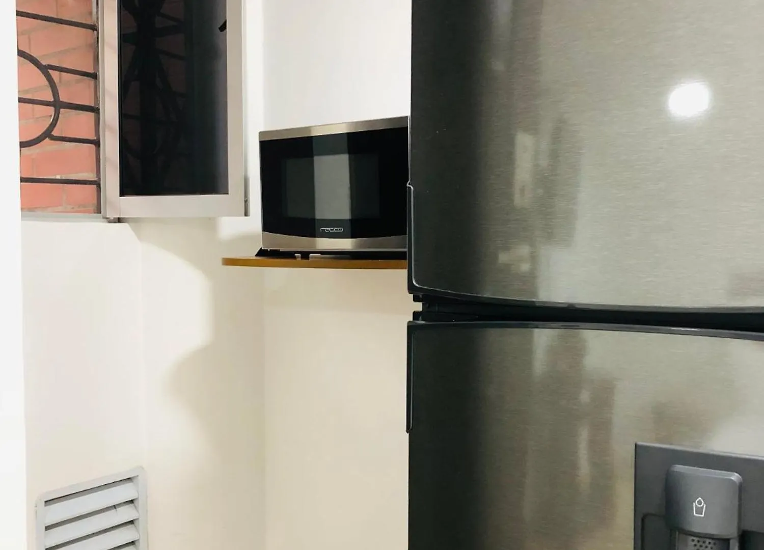 Hermoso Apartaestudio En El Corazon De Laureles Medellín Apartamento