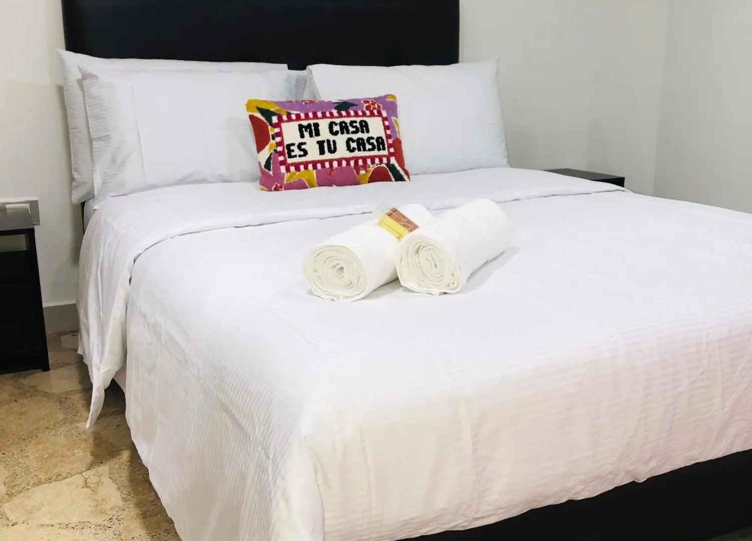 Hermoso Apartaestudio En El Corazon De Laureles Medellín Colombia
